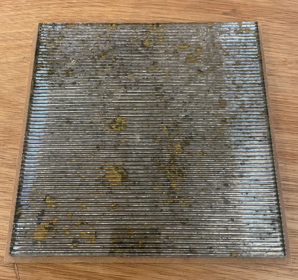 Gold Swathe on Ribbed Glass Sample