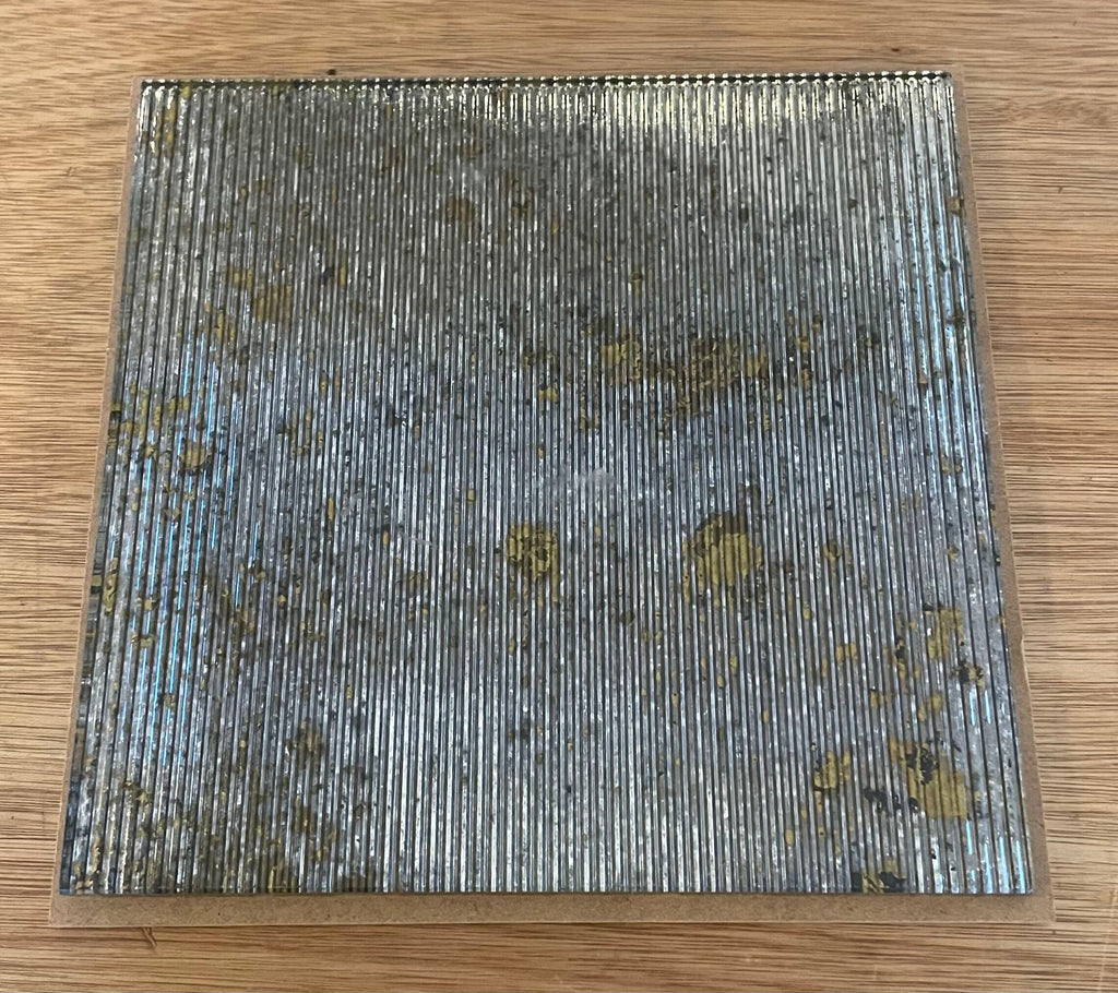 Gold Swathe on Ribbed Glass Sample