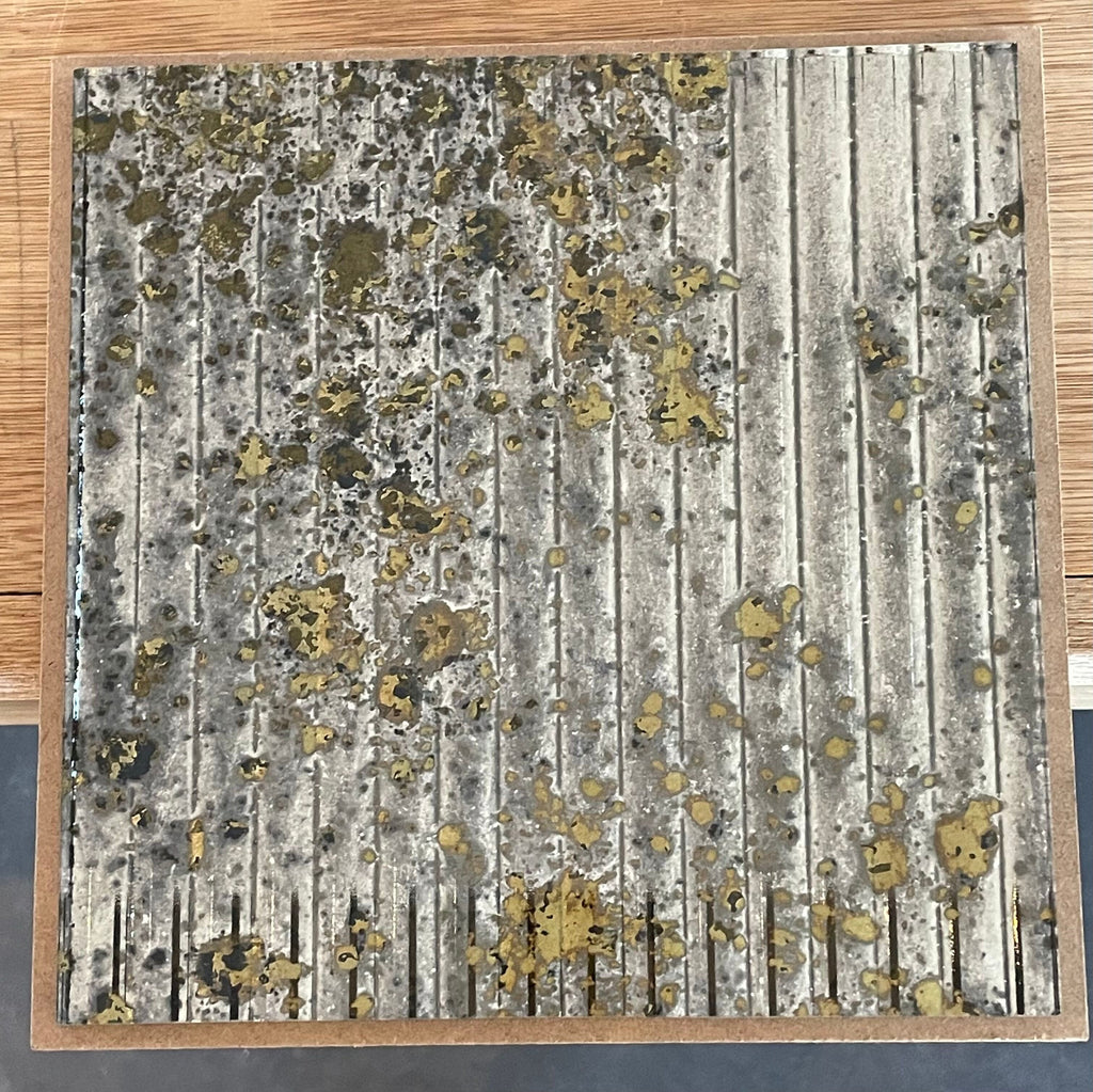 Gold Swathe on Fluted Glass Sample