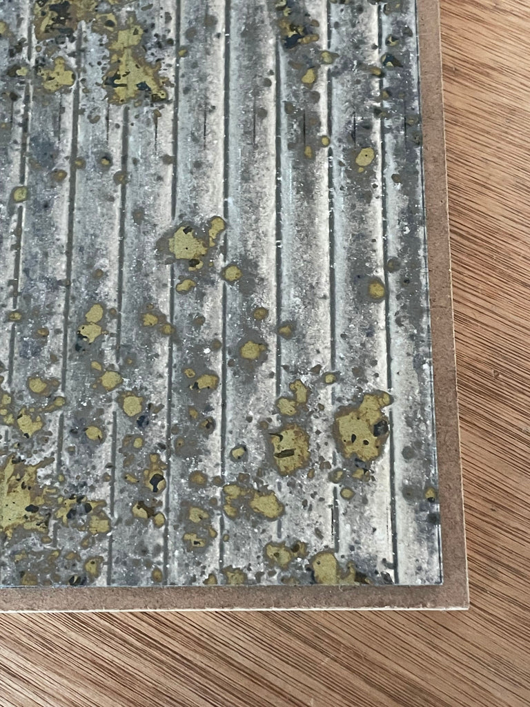 Gold Swathe on Fluted Glass Sample
