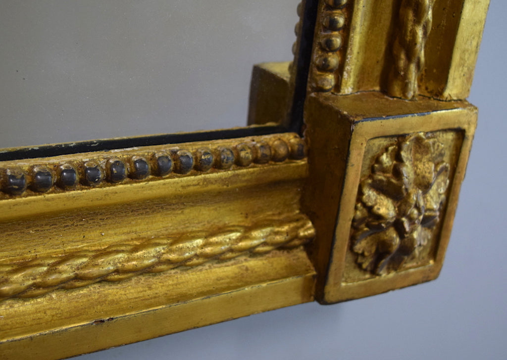 Early 19th Century English Carved Gilt Wood Mirror
