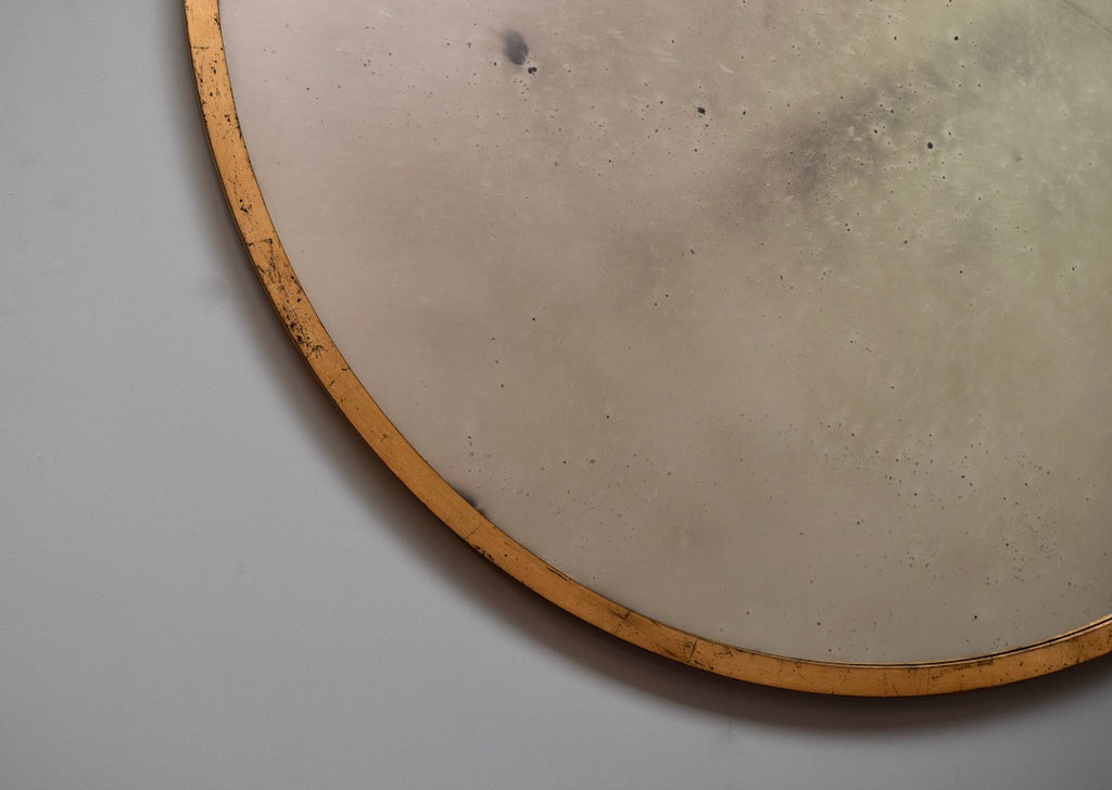 Oriel Round Mirror with Gold Gilt Frame