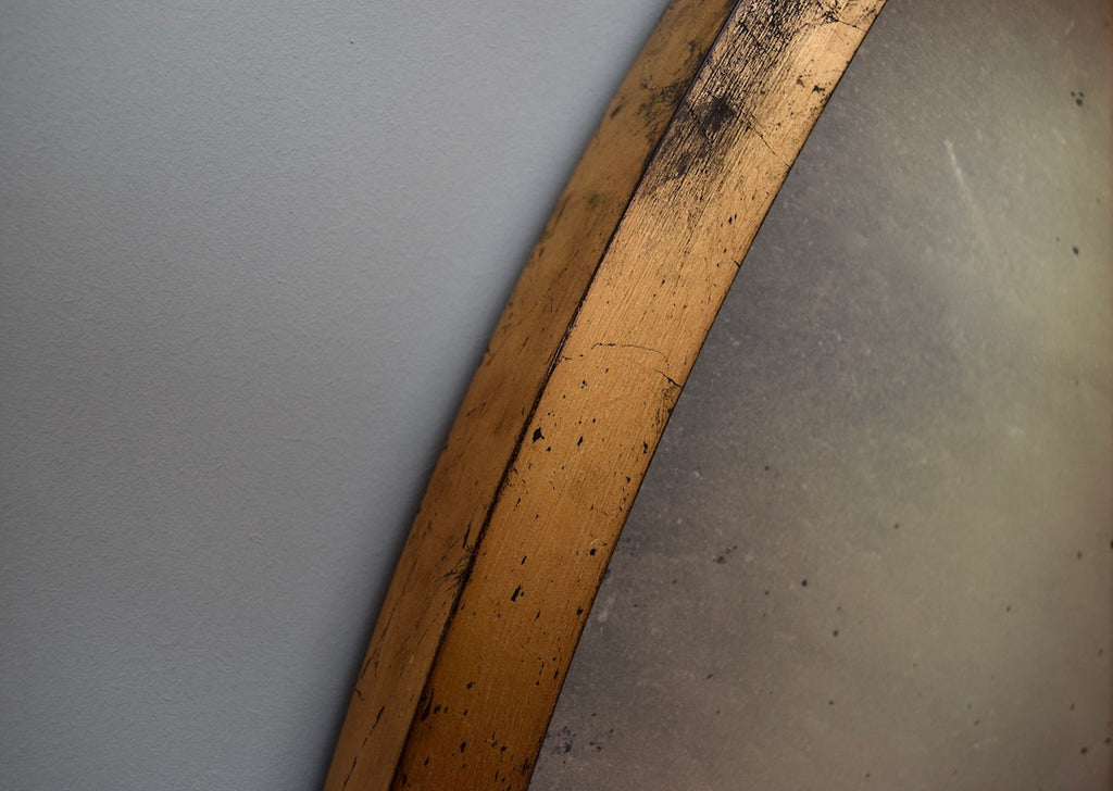 Oriel Round Mirror with Gold Gilt Frame