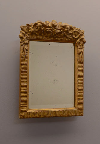 Early 20th Century English Gilt Mirror with Floral Decoration